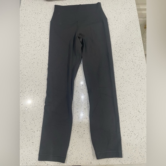 Lululemon High Rise Align grey pant 25” size 4 - Picture 2 of 7